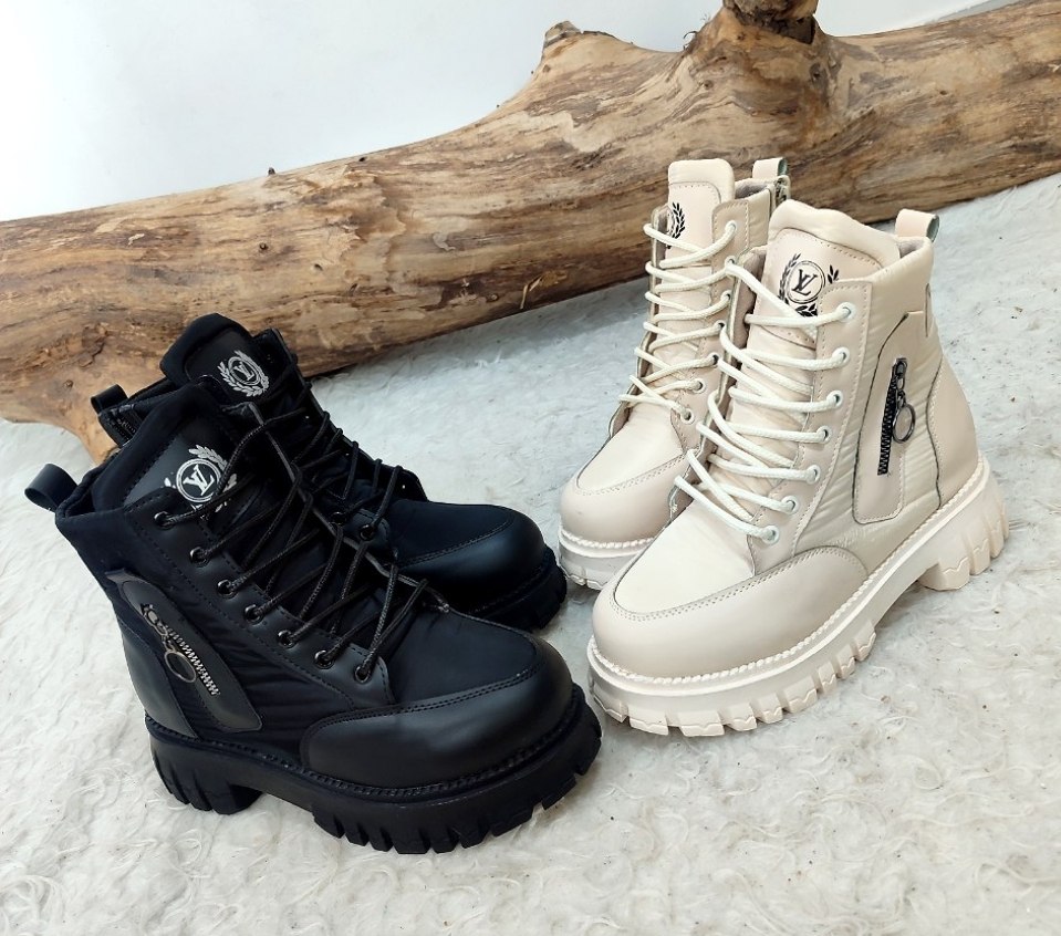 نیم بوت طبی لژ دار مدل دلوین