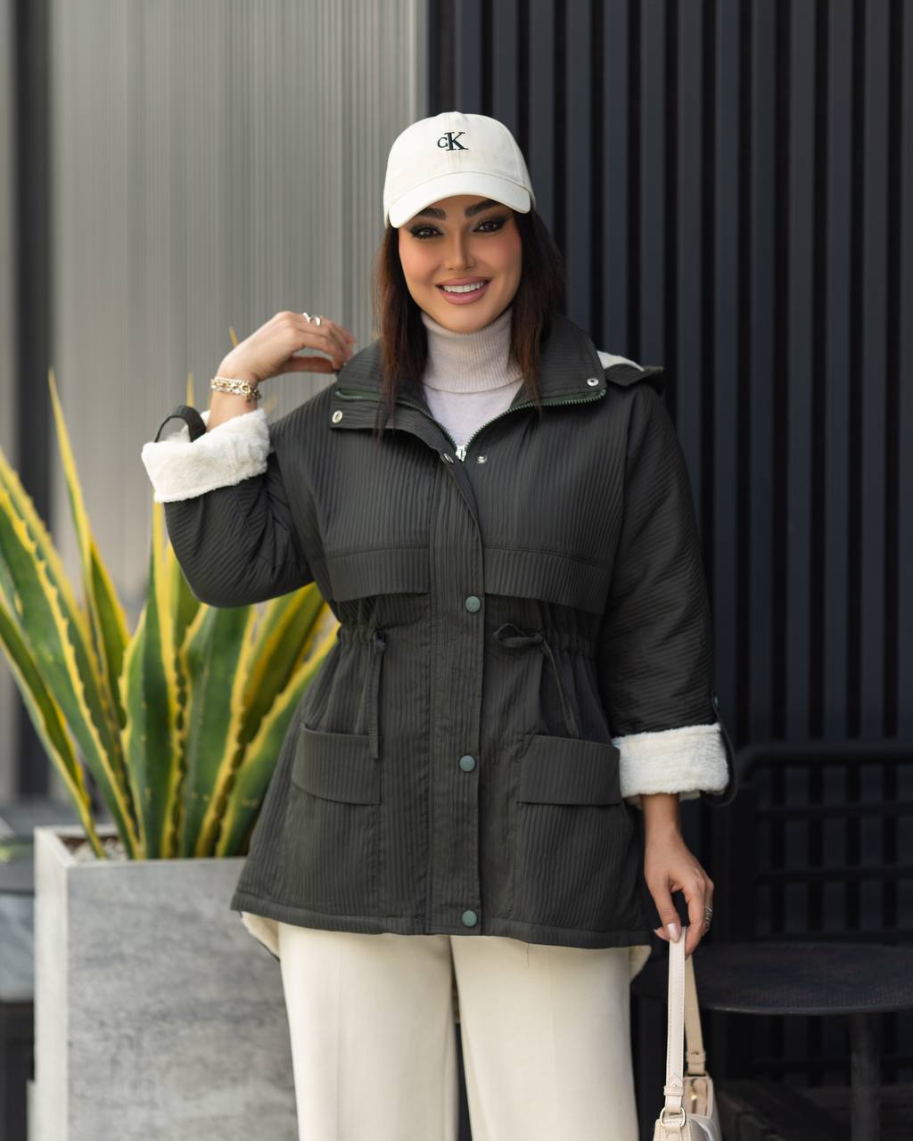 کاپشن زنانه میله ای ضداب مدل آذین